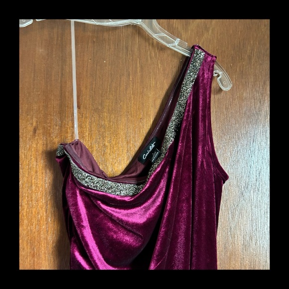 Candalite Velvet One-Shoulder Dress - Picture 4 of 8